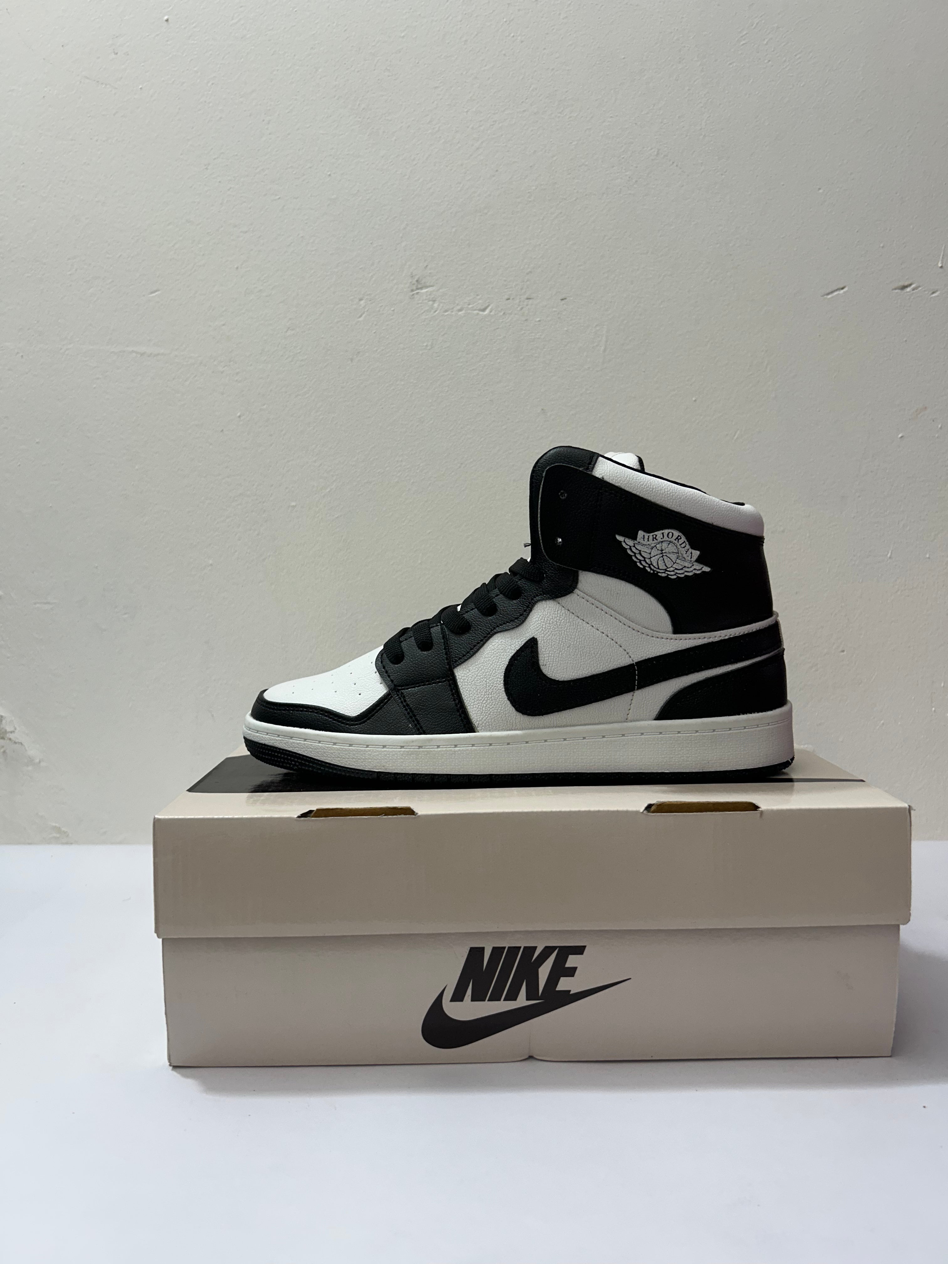 Nike Dunk Low Panda – Black & White Classic Street Sneakers