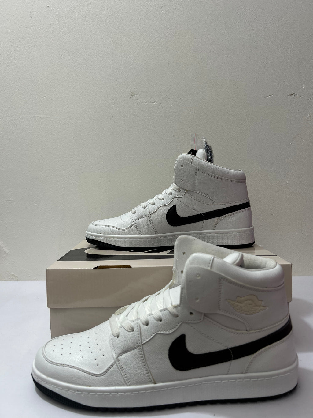 Nike Air Jordan 1 Mid White Shadow – Classic High-Top Street Icon