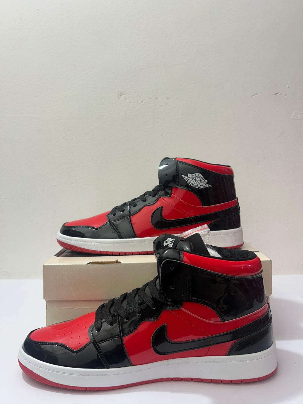 Air Jordan 1 Mid – Bred Patent Leather Edition